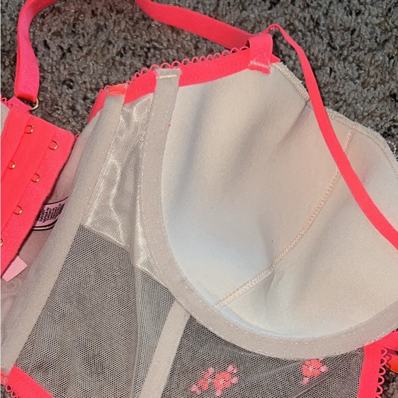 Victoria secret corset - Picture 5 of 6